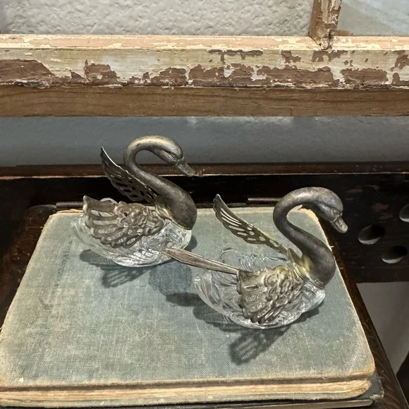 Pair of Italian vintage glass swan salt cellars with silver articulated wings - Picture 5 of 7